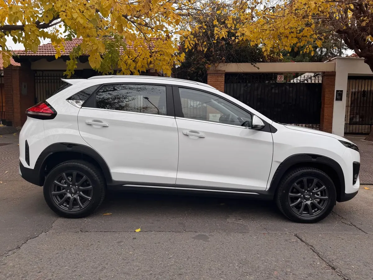 Chery Tiggo 2 2026 blanco, camioneta SUV Compacta de alquiler
